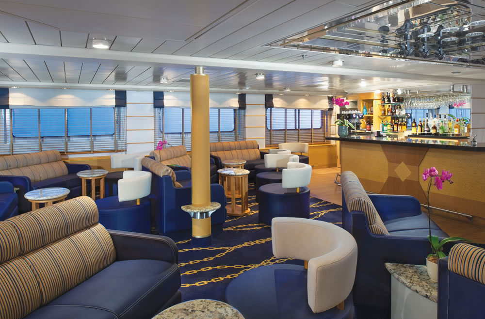 Lounge a bordo del MS Silver Discoverer (Silversea Expeditions) LUJO LUGARES REMOTOS CRUCEROS EXPLORACION SILVERSEACRUCEROS SILVERSEA EXPEDITIONS CRUCEROS EXPEDICION SILVERSEA CRUCEROS DE LUJO LUGARES REMOTOS CRUCEROS EXPLORACION SILVERSEA CRUCEROS SILVER DISCOVERER CRUCEROS BARCO PEQUEÑO CRUCEROS BUQUES DE LUJO CRUCEROS REMOTOS CRUCEROS UNICOS CRUCEROS MILLONARIOS CRUCEROS PARA RICOS CRUCEROS EXCLUSIVOS #LuxuryCruises #SilverSea #SilverseaExpeditions #SilverDiscoverer #Viajesdelujo #viajesexclusivos #crucerosexploracion #expeditioncruises